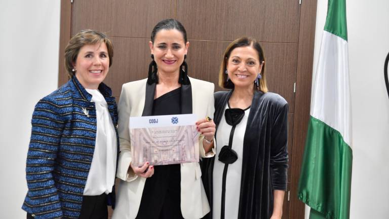 Distinciones a los nuevos colegiados por el día de los dentistas Distinciones a los nuevos colegiados por el día de los dentistas