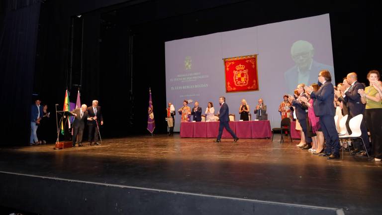 Una noche histórica de reconocimiento y orgullo a un jiennense singular, en imágenes Una noche histórica de reconocimiento y orgullo a un jiennense singular, en imágenes