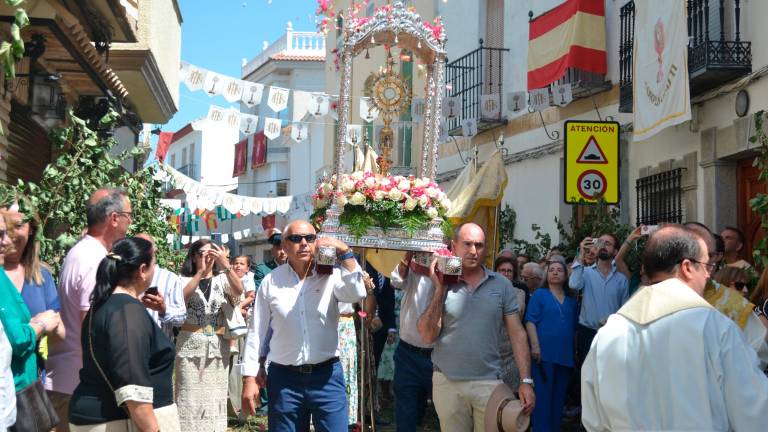 Muestra de orgullo en Villardompardo en el Corpus Christi Muestra de orgullo en Villardompardo en el Corpus Christi