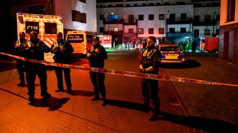 Un hombre mata a otro a tiros y luego se suicida en Hamburgo Un hombre mata a otro a tiros y luego se suicida en Hamburgo