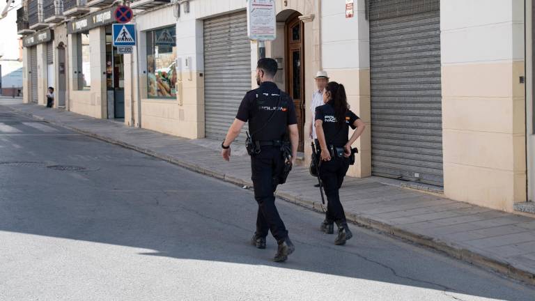 Doce detenidos, registros y cuentas bloqueadas en una redada en Úbeda contra el blanqueo de capitales del tráfico de drogas Doce detenidos, registros y cuentas bloqueadas en una redada en Úbeda contra el blanqueo de capitales del tráfico de drogas