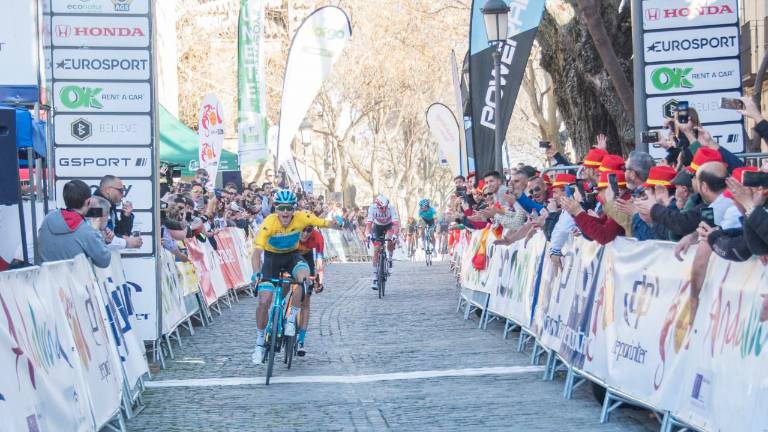 Jakob Fuglsang reina en Úbeda