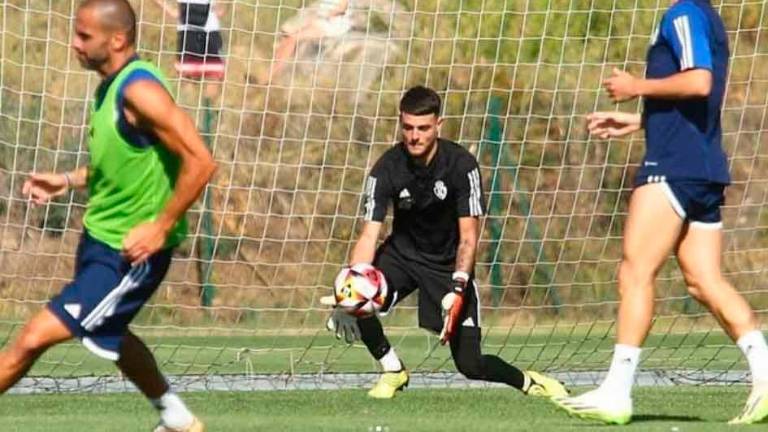 El Real Jaén anuncia el fichaje del meta Álex Palop y cierra el del defensa Sergio Fernández El Real Jaén anuncia el fichaje del meta Álex Palop y cierra el del defensa Sergio Fernández