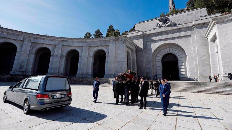 Un año de la exhumación de Franco de un Valle de los Caídos pendiente de la remodelación del Gobierno Un año de la exhumación de Franco de un Valle de los Caídos pendiente de la remodelación del Gobierno