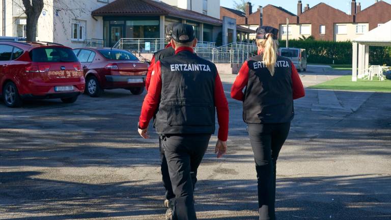 Un hombre mata a disparos a su expareja en una vivienda de Guipúzcoa Un hombre mata a disparos a su expareja en una vivienda de Guipúzcoa