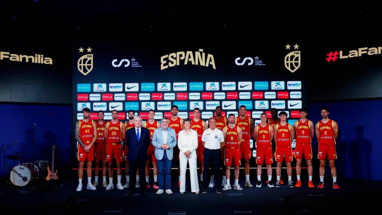 España se encomienda al colectivo antes de iniciar la gira previa al Eurobasket España se encomienda al colectivo antes de iniciar la gira previa al Eurobasket