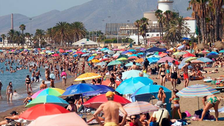 El gasto turístico en Andalucía cae casi un 10% este verano El gasto turístico en Andalucía cae casi un 10% este verano