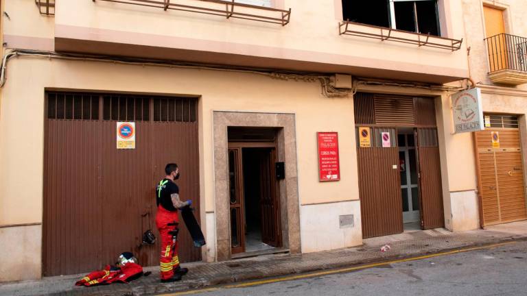Un evacuado al hospital por inhalación de humo tras un incendio en Úbeda Un evacuado al hospital por inhalación de humo tras un incendio en Úbeda
