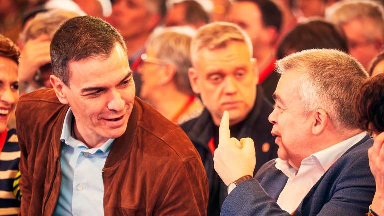 Sánchez pierde a Santos Cerdán tras diez años de colaboración, adiós al negociador con Puigdemont Sánchez pierde a Santos Cerdán tras diez años de colaboración, adiós al negociador con Puigdemont