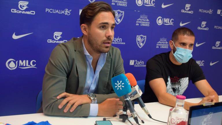 El director deportivo deja el Linares El director deportivo deja el Linares