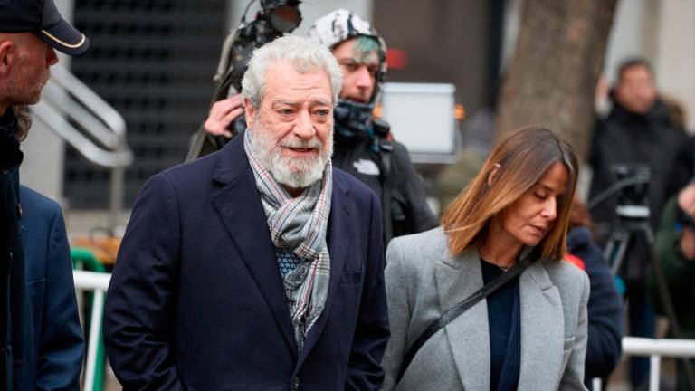 El PSOE pide la dimisión del jefe de Gabinete de Ayuso El PSOE pide la dimisión del jefe de Gabinete de Ayuso
