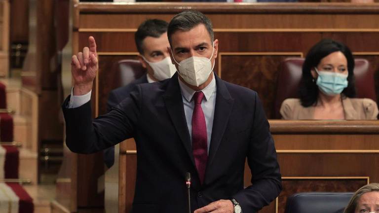 Sánchez defiende el diálogo y Abascal le acusa de pactar con los enemigos de España Sánchez defiende el diálogo y Abascal le acusa de pactar con los enemigos de España