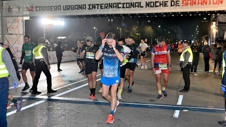 Las imágenes más emocionantes de la llegada a meta de San Antón Las imágenes más emocionantes de la llegada a meta de San Antón