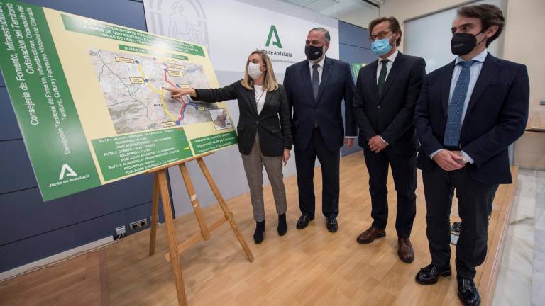 La Junta presenta el programa “Andalucía Rural Conectada” de taxi a la demanda La Junta presenta el programa “Andalucía Rural Conectada” de taxi a la demanda