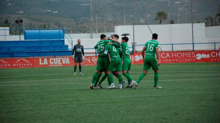 La épica del Real Jaén en Torre del Mar tiene premio con la derrota del Malagueño (1-2) La épica del Real Jaén en Torre del Mar tiene premio con la derrota del Malagueño (1-2)