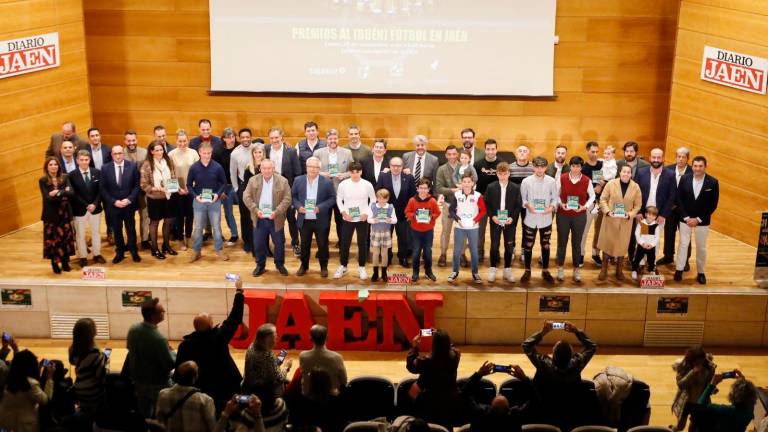 El fútbol jiennense certifica su pujanza en los Premios 11 Campeones de Diario JAÉN El fútbol jiennense certifica su pujanza en los Premios 11 Campeones de Diario JAÉN
