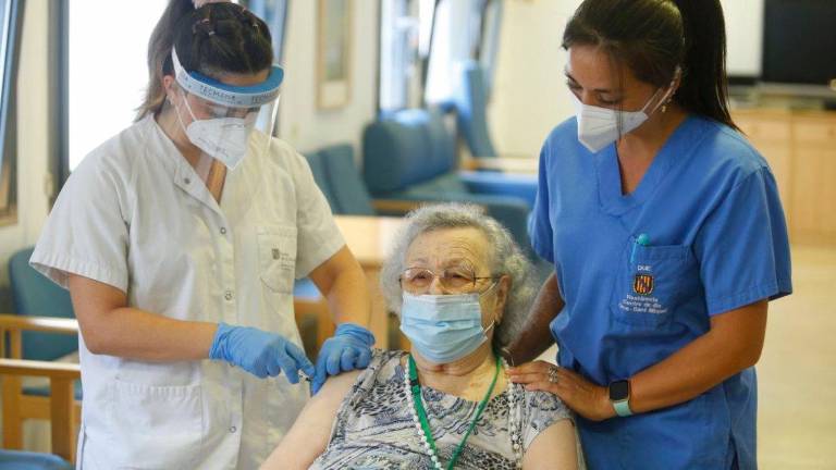 España roza el 80% de población con pauta completa España roza el 80% de población con pauta completa