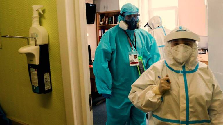 Rusia supera los 9,3 millones de casos de coronavirus y notifica nuevamente más de 1.250 muertos diarios Rusia supera los 9,3 millones de casos de coronavirus y notifica nuevamente más de 1.250 muertos diarios