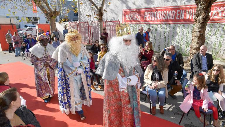 Los Reyes encandilan con sus juguetes a los pequeños escritores de cartas Los Reyes encandilan con sus juguetes a los pequeños escritores de cartas