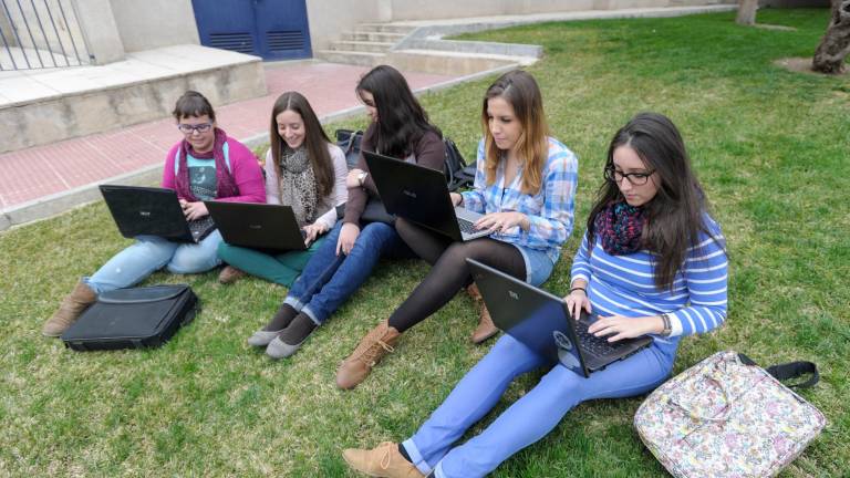 La brecha digital se agudiza fundamentalmente en Jaén La brecha digital se agudiza fundamentalmente en Jaén