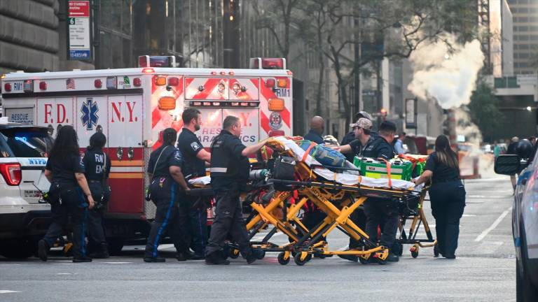 Mueren cuatro personas por un tiroteo en un rascacielos de Nueva York Mueren cuatro personas por un tiroteo en un rascacielos de Nueva York