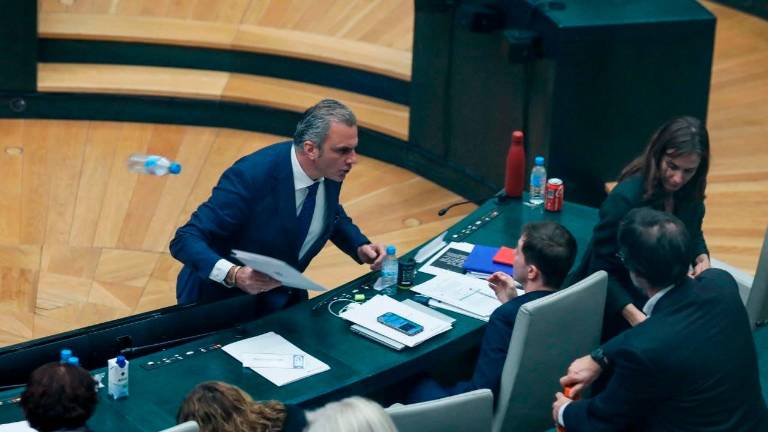 El arrebato violento de Ortega Smith contra un concejal de Más Madrid trae cola El arrebato violento de Ortega Smith contra un concejal de Más Madrid trae cola