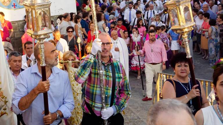 ¡Viva la patrona de Canena! ¡Viva la patrona de Canena!