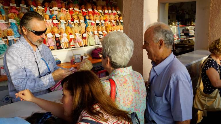 La Virgen de Linarejos es acompañada por sus fieles La Virgen de Linarejos es acompañada por sus fieles