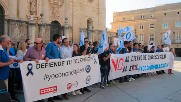 Manifestación para pedir el restablecimiento del servicio de Onda Jaén Manifestación para pedir el restablecimiento del servicio de Onda Jaén