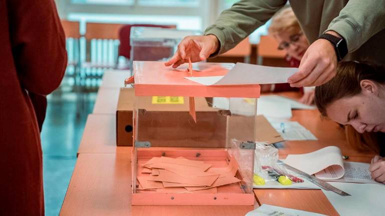 Publicada en el BOE la convocatoria de elecciones generales para el 23 de julio y la disolución de las Cortes Publicada en el BOE la convocatoria de elecciones generales para el 23 de julio y la disolución de las Cortes