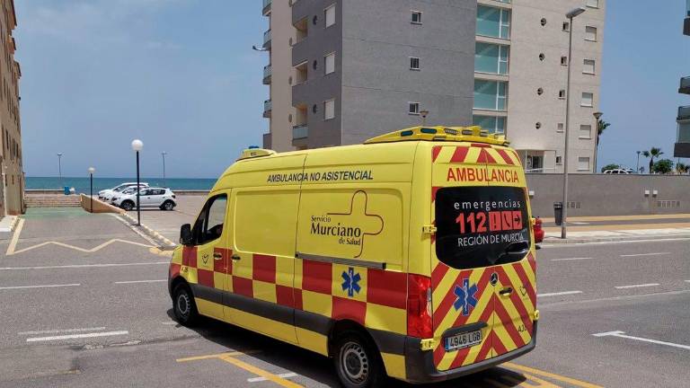 Un turismo atropella a dos ciclistas durante la pasada madrugada en Murcia Un turismo atropella a dos ciclistas durante la pasada madrugada en Murcia