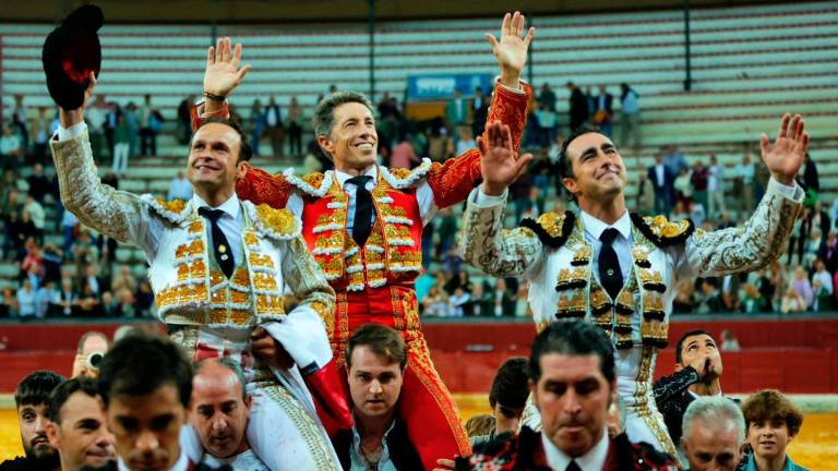 Los toreros banderilleros triunfan en Jaén Los toreros banderilleros triunfan en Jaén