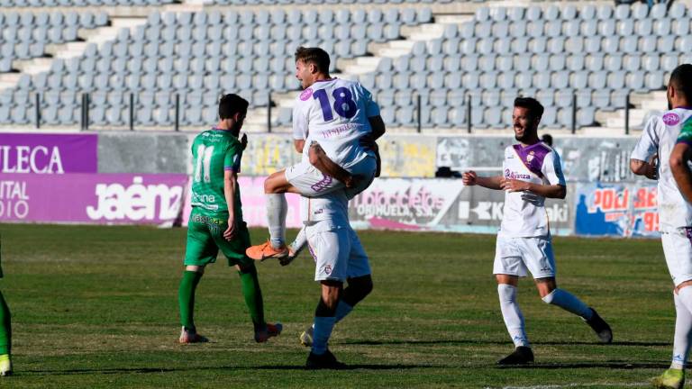 El Real Jaén suma la quinta victoria seguida a costa del Mancha Real