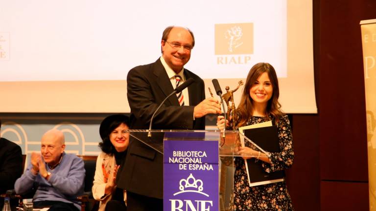 La tosiriana María Elena Higueruelo, Premio Adonáis La tosiriana María Elena Higueruelo, Premio Adonáis