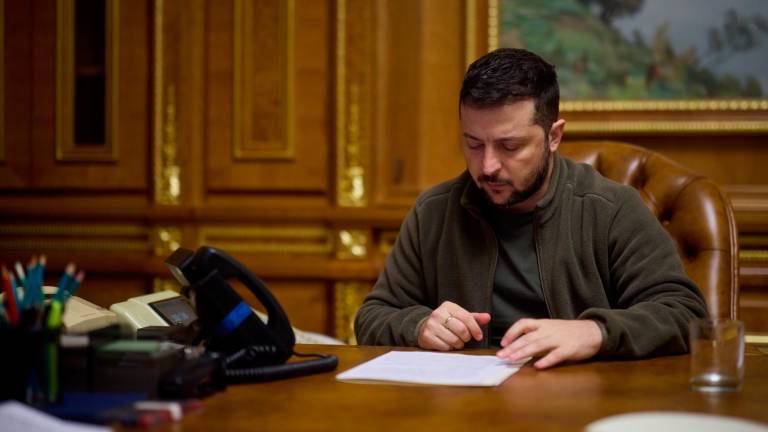 Zelenski entierra con un decreto la posibilidad de negociar con Rusia Zelenski entierra con un decreto la posibilidad de negociar con Rusia