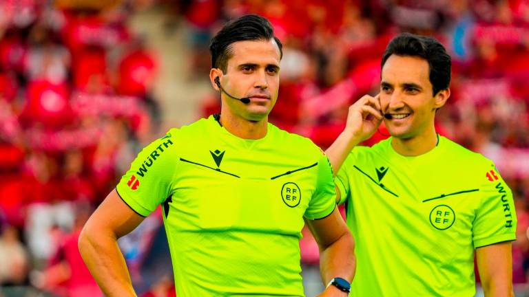 El jiennense José Luis Guzmán Mansilla alcanza el olimpo del fútbol español El jiennense José Luis Guzmán Mansilla alcanza el olimpo del fútbol español