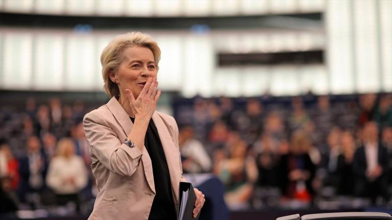 Von der Leyen logra un aprobado muy ajustado para su nuevo Ejecutivo con Ribera Von der Leyen logra un aprobado muy ajustado para su nuevo Ejecutivo con Ribera