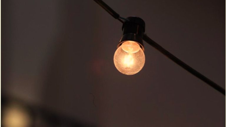 Nuevo récord histórico en el precio de la luz este martes Nuevo récord histórico en el precio de la luz este martes