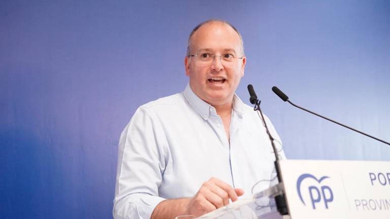Puente se jacta de lograr que Tellado borre que es “periodista” de su biografía del PP Puente se jacta de lograr que Tellado borre que es “periodista” de su biografía del PP