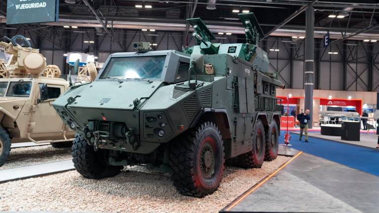 Escribano presenta “Ferox”, el nuevo blindado 6x6 que se producirá en Linares Escribano presenta “Ferox”, el nuevo blindado 6x6 que se producirá en Linares