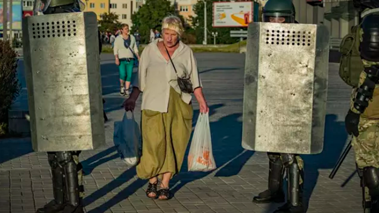 Lukashenko denuncia injerencias extranjeras en la ola de protestas postelectorales Lukashenko denuncia injerencias extranjeras en la ola de protestas postelectorales