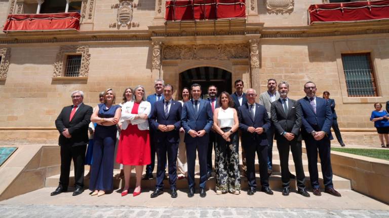Juanma Moreno anuncia la creación de un centro de emprendimiento en Baeza Juanma Moreno anuncia la creación de un centro de emprendimiento en Baeza