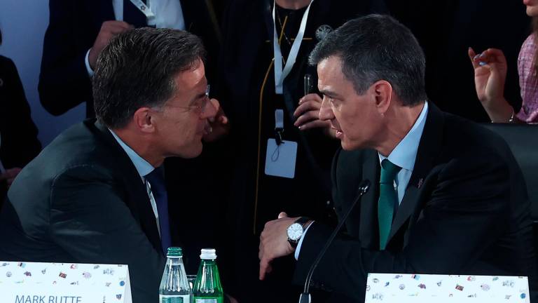 Sánchez esgrime que no es “razonable” que la OTAN exija a España un 5% en defensa y plantea su opcionalidad Sánchez esgrime que no es “razonable” que la OTAN exija a España un 5% en defensa y plantea su opcionalidad