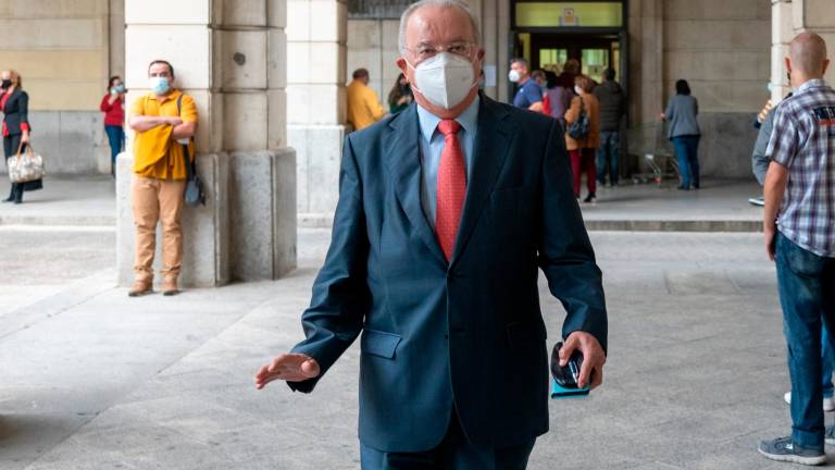 Procesados los exconsejeros socialistas Fernández y Recio por ayudas de 33 millones Procesados los exconsejeros socialistas Fernández y Recio por ayudas de 33 millones