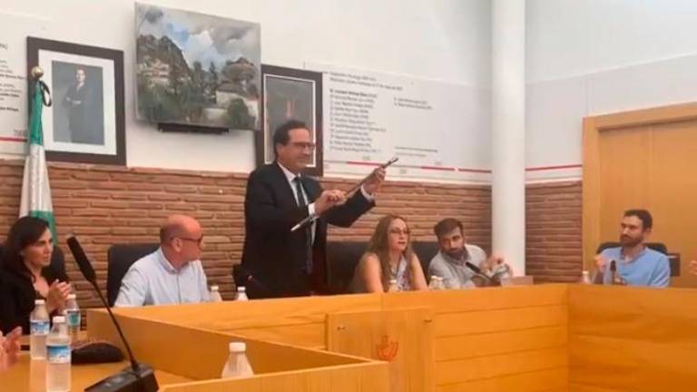 Cuando se presenta un alto funcionario municipal independiente a Cambiar Cambil Cuando se presenta un alto funcionario municipal independiente a Cambiar Cambil