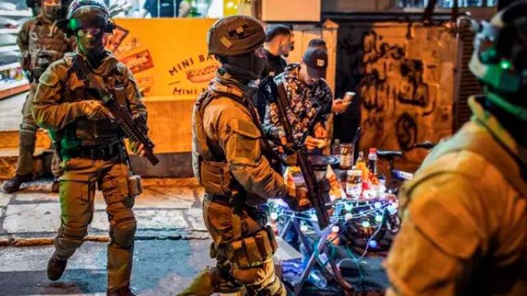 Más de 200 heridos en enfrentamientos entre civiles palestinos y militares israelíes en Jerusalén Más de 200 heridos en enfrentamientos entre civiles palestinos y militares israelíes en Jerusalén