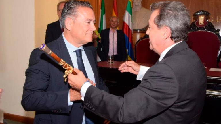 Raúl Caro, de Ciudadanos, se hace con la Alcaldía de Linares Raúl Caro, de Ciudadanos, se hace con la Alcaldía de Linares