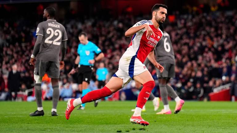 Un demoledor Arsenal obliga a convocar la magia del Bernabéu Un demoledor Arsenal obliga a convocar la magia del Bernabéu