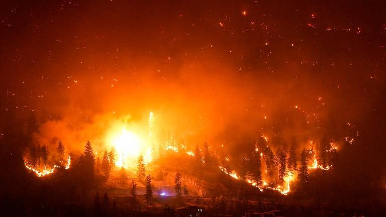 Los incendios forestales en Canadá obligan a evacuar por completo Hay River Los incendios forestales en Canadá obligan a evacuar por completo Hay River
