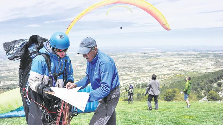 Los mejores pilotos de parapente llegan a las Siete Pilillas Los mejores pilotos de parapente llegan a las Siete Pilillas